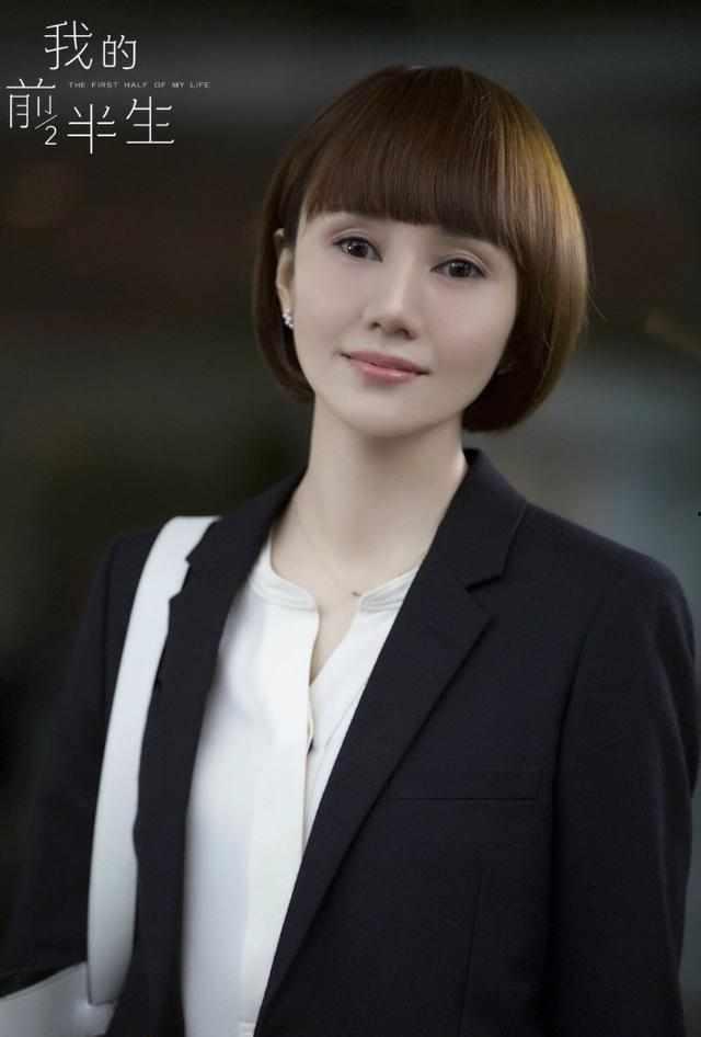 火的明星网红是谁呀,揭秘网络红人的崛起之路