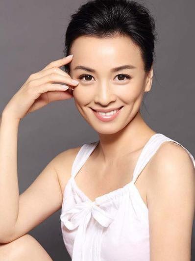酒窝女明星网红是谁,揭秘网红酒窝女明星的璀璨魅力