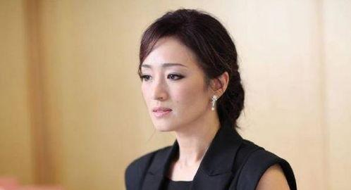 明星网红成名前后的变化,明星网红从默默无闻到闪耀舞台的华丽转身