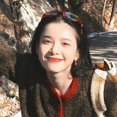 明星网红抹脸图片女头像,揭秘明星抹脸图片背后的美丽秘诀”