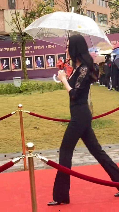 女明星网红走红毯曝光,瞬间成为焦点