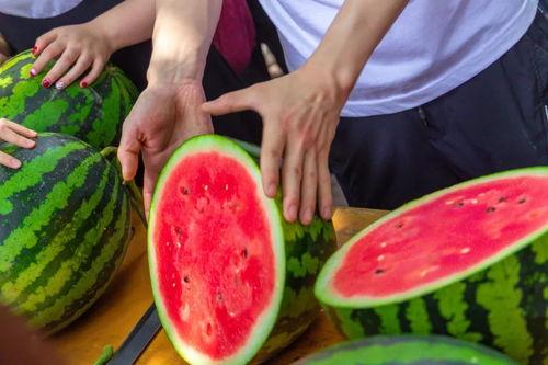 今日吃瓜最新事件,神秘恋情曝光，明星夫妻疑分手？