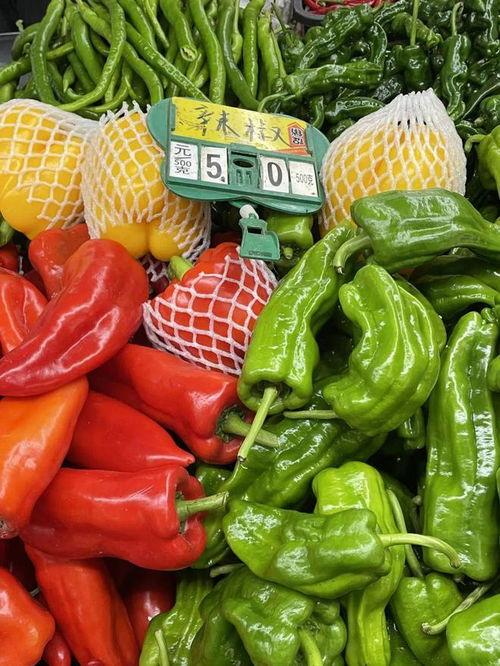 今日无锡瓜价格最新行情,新鲜瓜果价格走俏，市民抢购热潮涌动