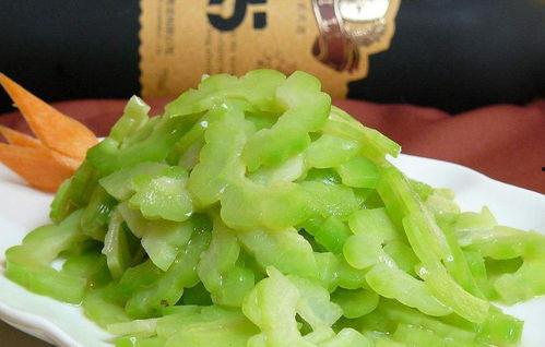 今日大暑宜吃瓜,瓜果盛宴，消暑养生正当时