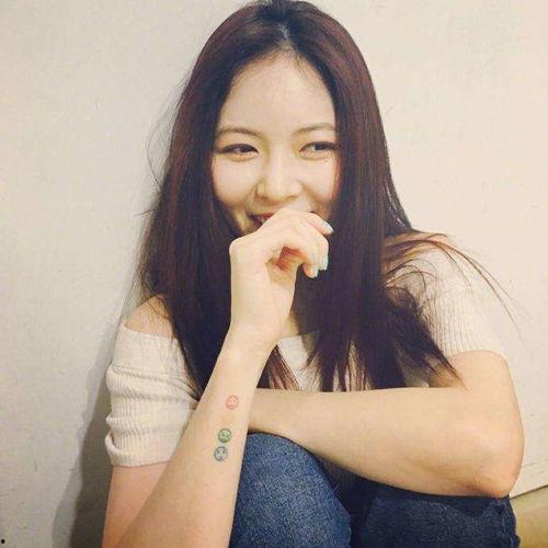 明星网红的头像女生真人,揭秘网红背后的故事