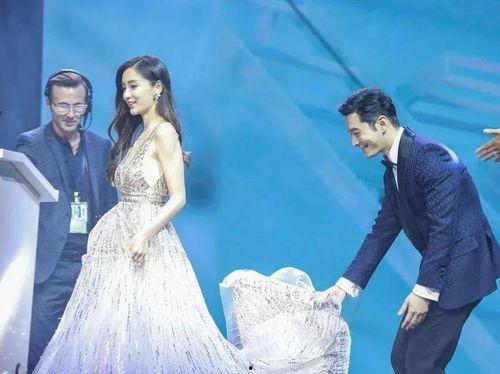 江苏明星网红小孩走秀,萌态可掬引关注